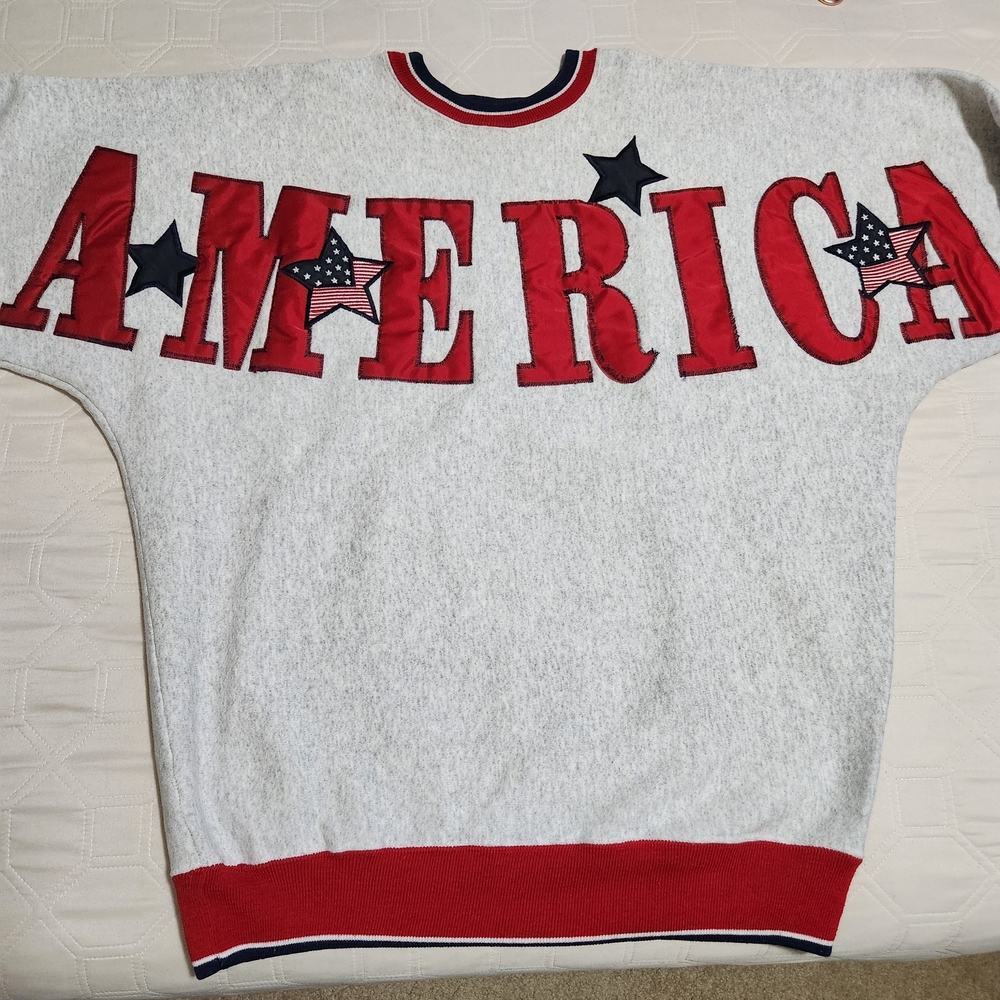 Vintage 90s Legends Athletic "America" Stitched/Embroidered Crewneck Sweatshirt